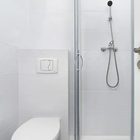 Cosy Very Berry In Close To The Park By Renters *