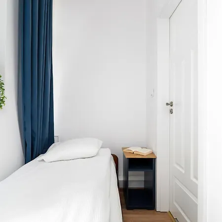 Cosy Very Berry In Close To The Park By Renters *