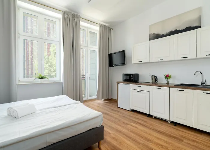 Cosy Very Berry In Close To The Park By Renters Apartment