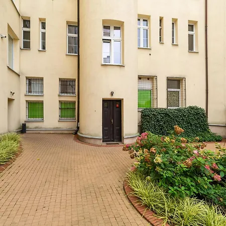 Cosy Very Berry In Close To The Park By Renters Apartment Posen