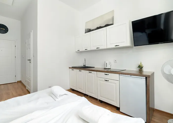 아파트 Cosy Very Berry In Close To The Park By Renters 포즈난